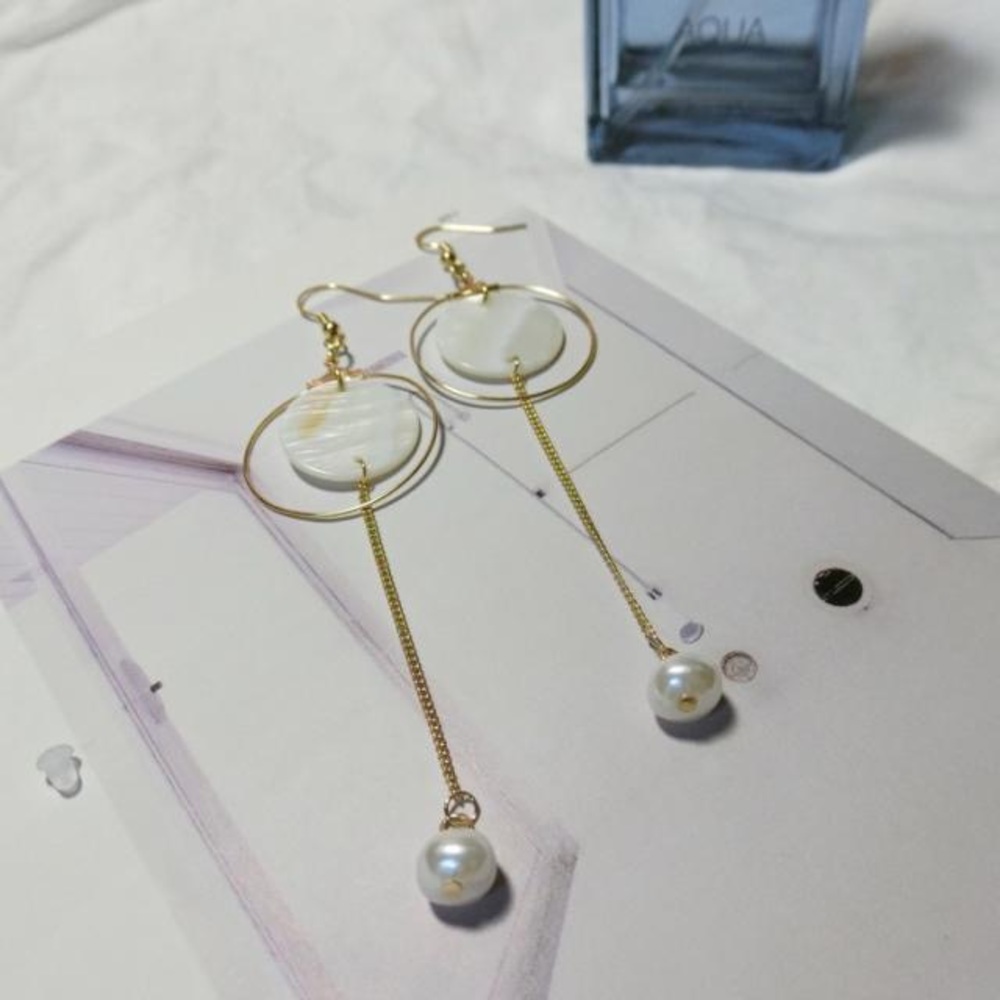 Long shell pearl charm vintage chain earrings